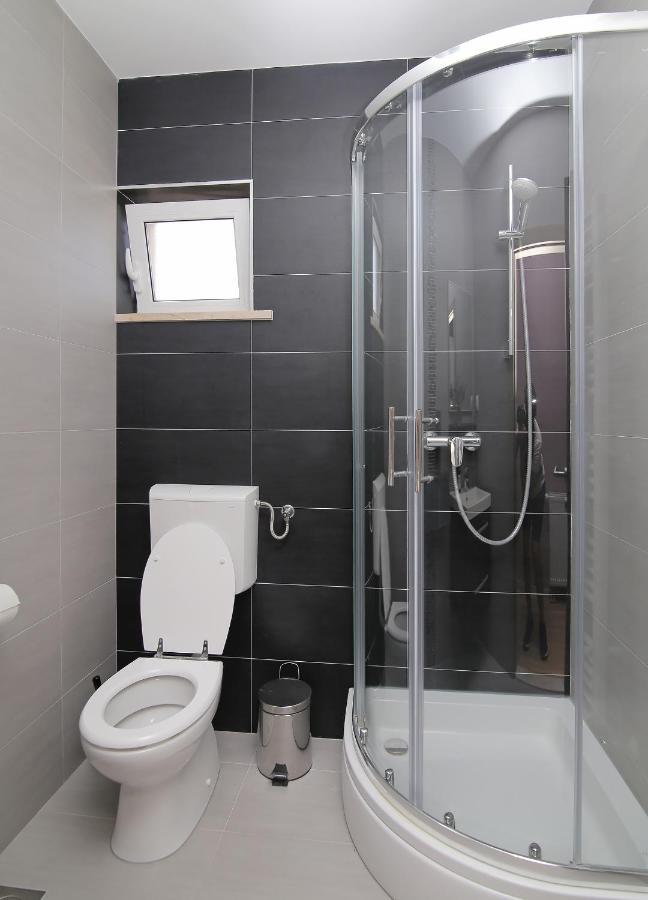 Apartment Moretic Gromaca Bagian luar foto