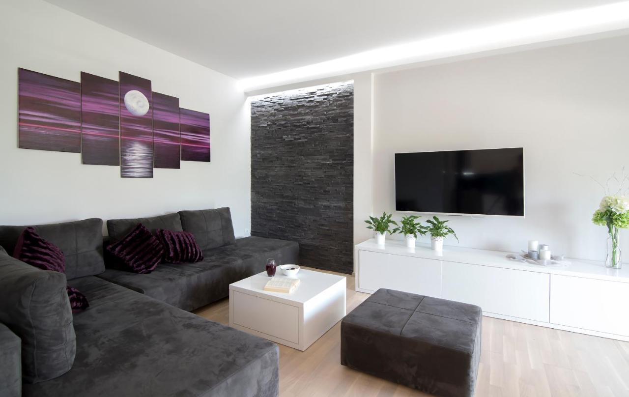 Apartment Moretic Gromaca Bagian luar foto