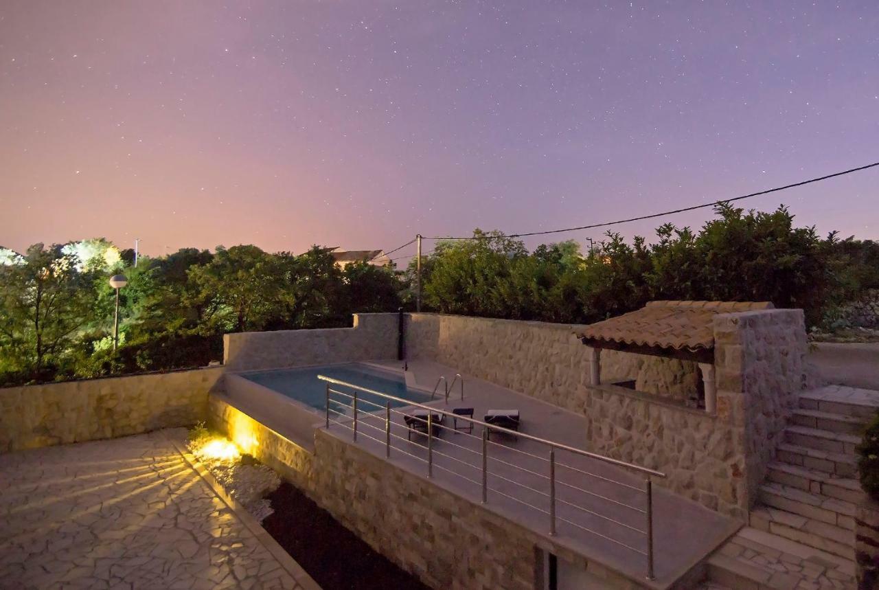 Apartment Moretic Gromaca Bagian luar foto