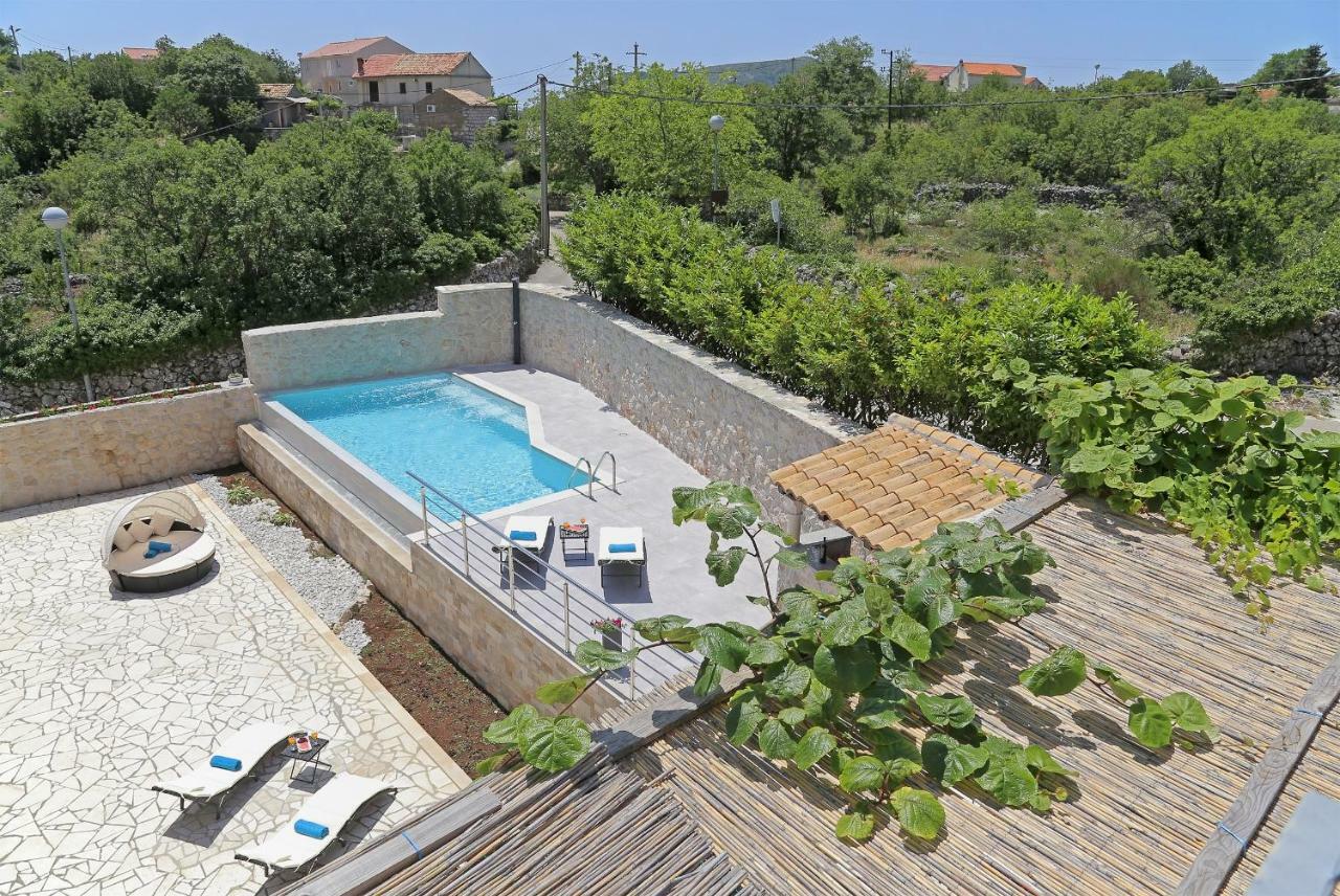 Apartment Moretic Gromaca Bagian luar foto